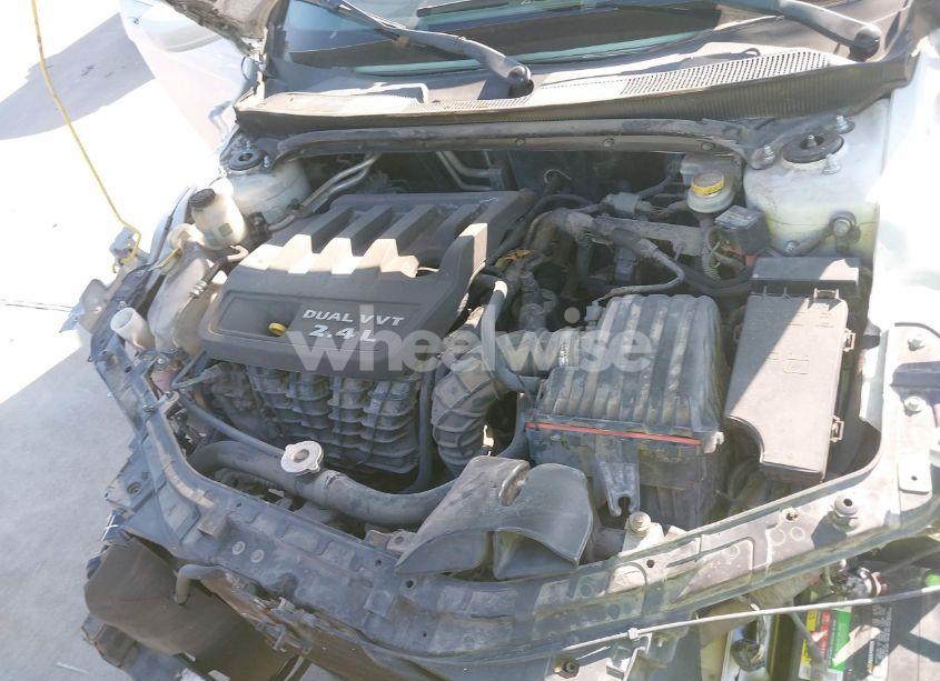 Photo 10 of 2013 Chrysler 200 TOURING (VIN 1C3CCBBB6DN600095)