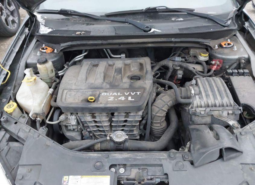 Photo 10 of 2013 Chrysler 200 TOURING (VIN 1C3CCBBB6DN602235)