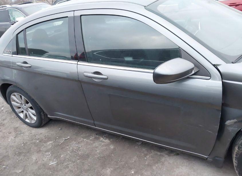 Photo 13 of 2013 Chrysler 200 TOURING (VIN 1C3CCBBB6DN602235)