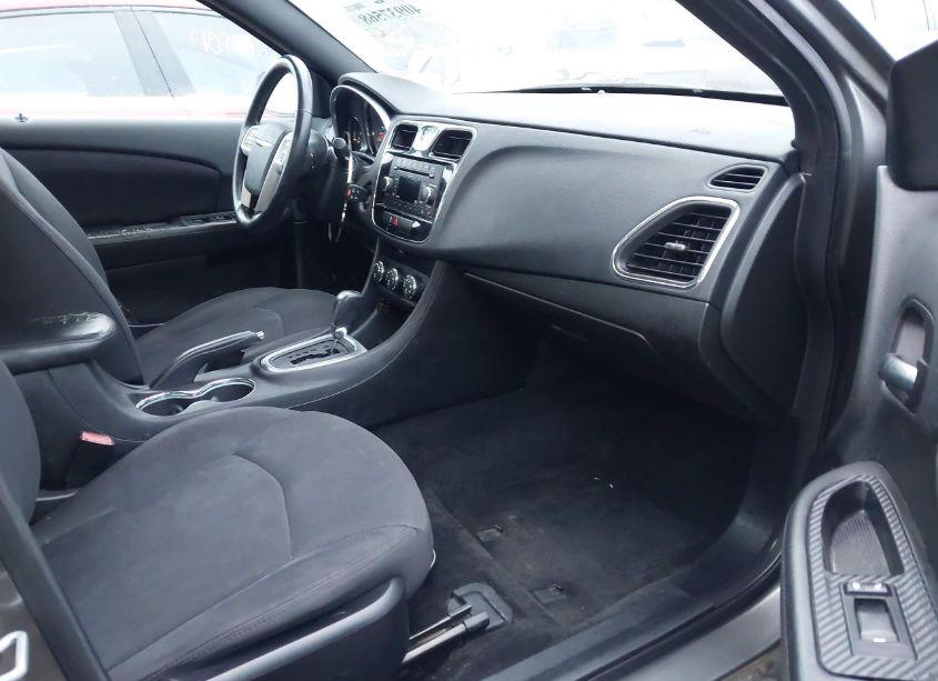 Photo 5 of 2013 Chrysler 200 TOURING (VIN 1C3CCBBB6DN602235)