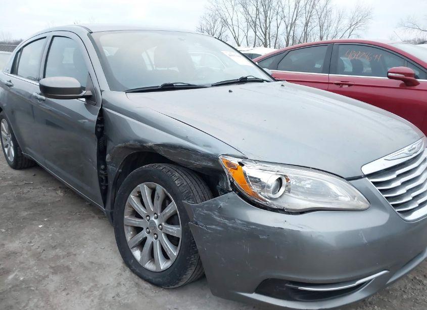 Photo 6 of 2013 Chrysler 200 TOURING (VIN 1C3CCBBB6DN602235)