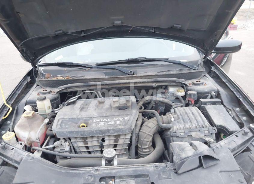 Photo 10 of 2013 Chrysler 200 TOURING (VIN 1C3CCBBB6DN694642)