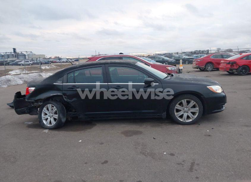 Photo 13 of 2013 Chrysler 200 TOURING (VIN 1C3CCBBB6DN694642)