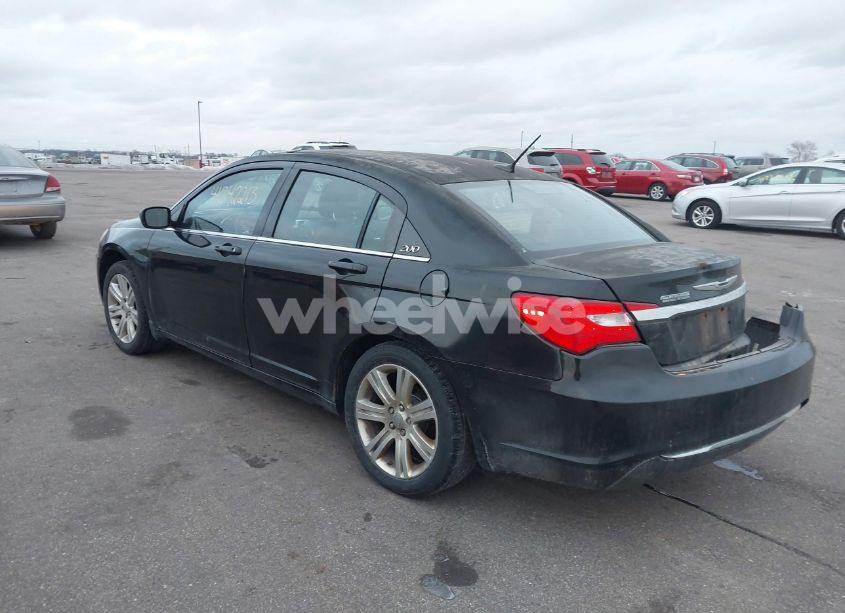 Photo 3 of 2013 Chrysler 200 TOURING (VIN 1C3CCBBB6DN694642)