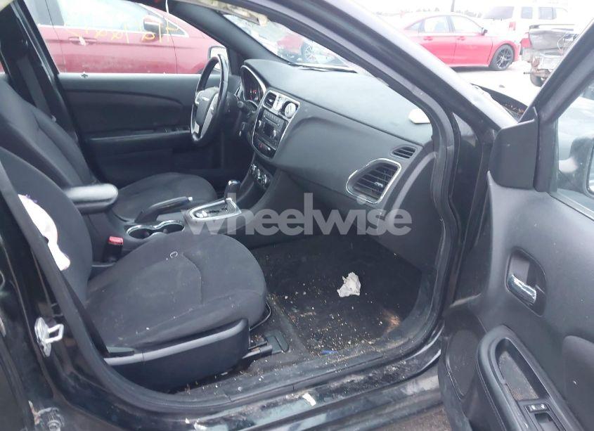 Photo 5 of 2013 Chrysler 200 TOURING (VIN 1C3CCBBB6DN694642)