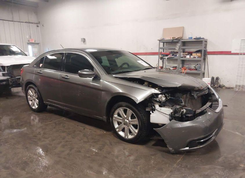 2013 Chrysler 200 TOURING (VIN 1C3CCBBB6DN694933) main photo