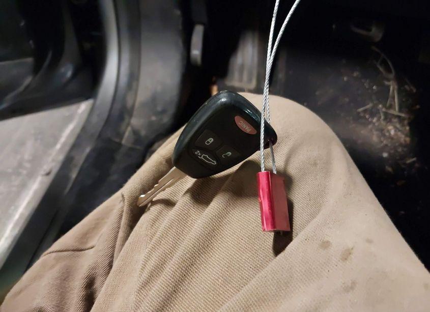 Photo 11 of 2013 Chrysler 200 TOURING (VIN 1C3CCBBB6DN694933)