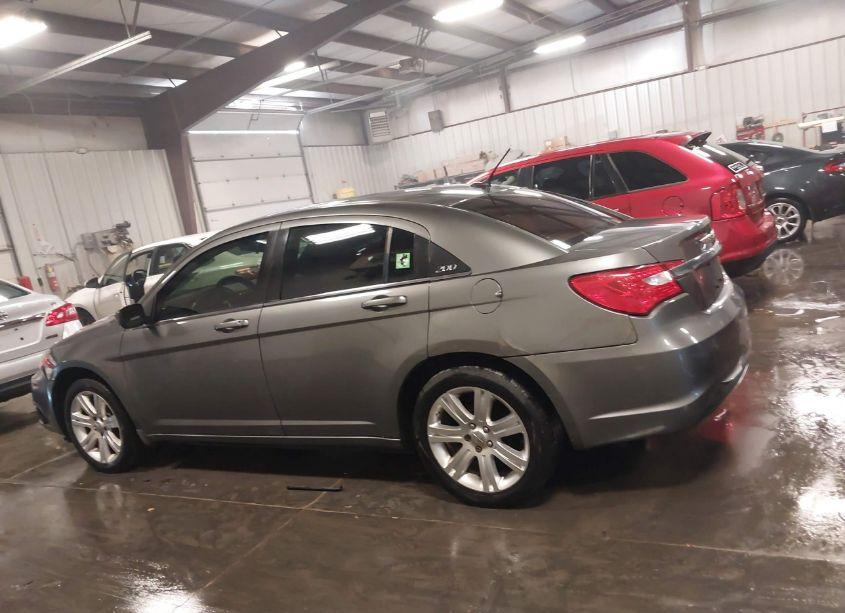 Photo 15 of 2013 Chrysler 200 TOURING (VIN 1C3CCBBB6DN694933)