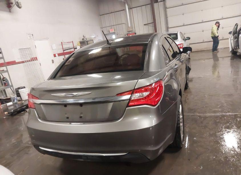 Photo 17 of 2013 Chrysler 200 TOURING (VIN 1C3CCBBB6DN694933)