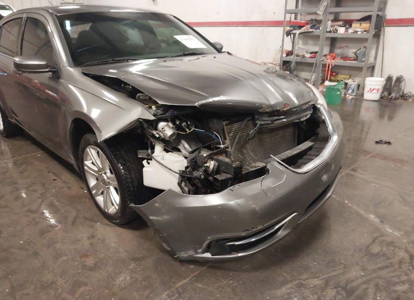 Photo 6 of 2013 Chrysler 200 TOURING (VIN 1C3CCBBB6DN694933)