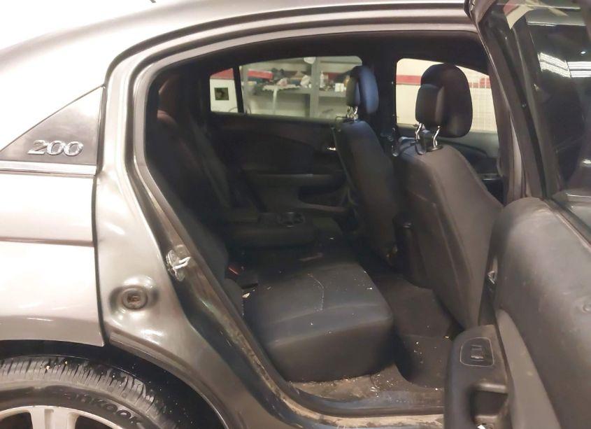 Photo 8 of 2013 Chrysler 200 TOURING (VIN 1C3CCBBB6DN694933)