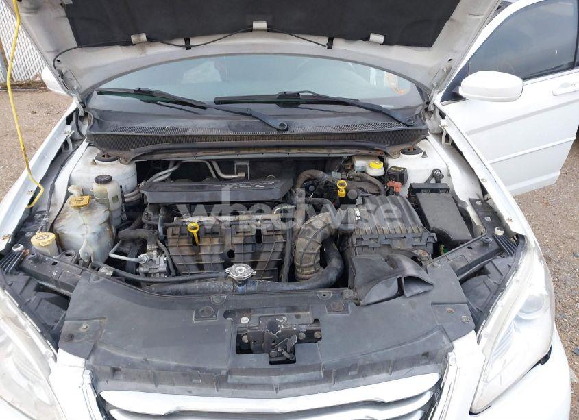 Photo 10 of 2013 Chrysler 200 TOURING (VIN 1C3CCBBB6DN713979)