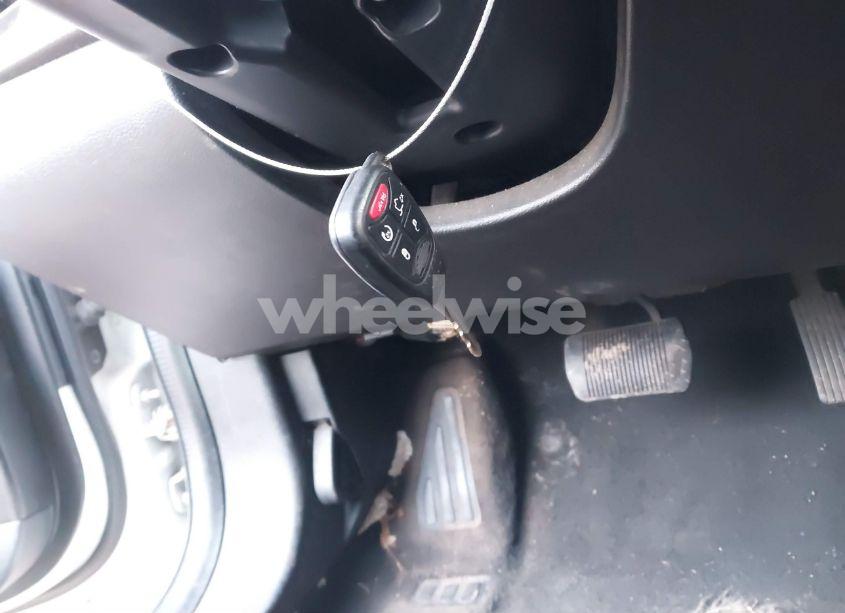 Photo 11 of 2013 Chrysler 200 TOURING (VIN 1C3CCBBB6DN713979)