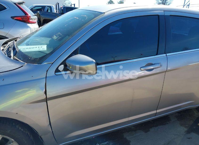 Photo 13 of 2014 Chrysler 200 TOURING (VIN 1C3CCBBB6EN107356)