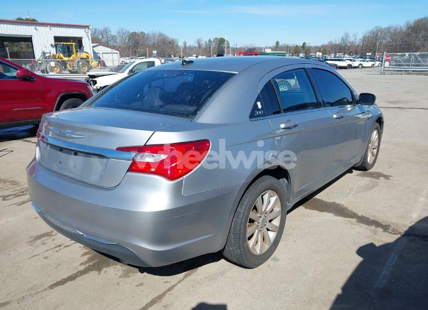 Photo 4 of 2014 Chrysler 200 TOURING (VIN 1C3CCBBB6EN107356)