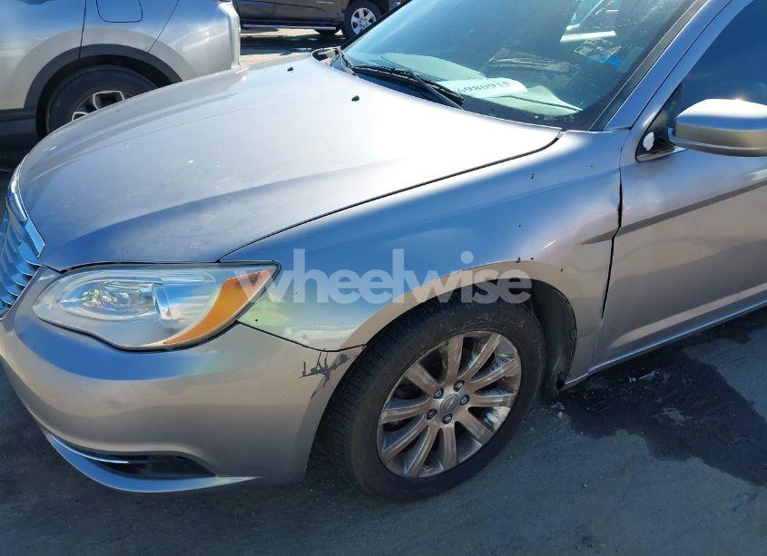 Photo 6 of 2014 Chrysler 200 TOURING (VIN 1C3CCBBB6EN107356)