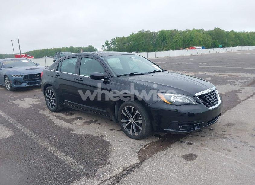 2014 Chrysler 200 TOURING (VIN 1C3CCBBB6EN112119) main photo