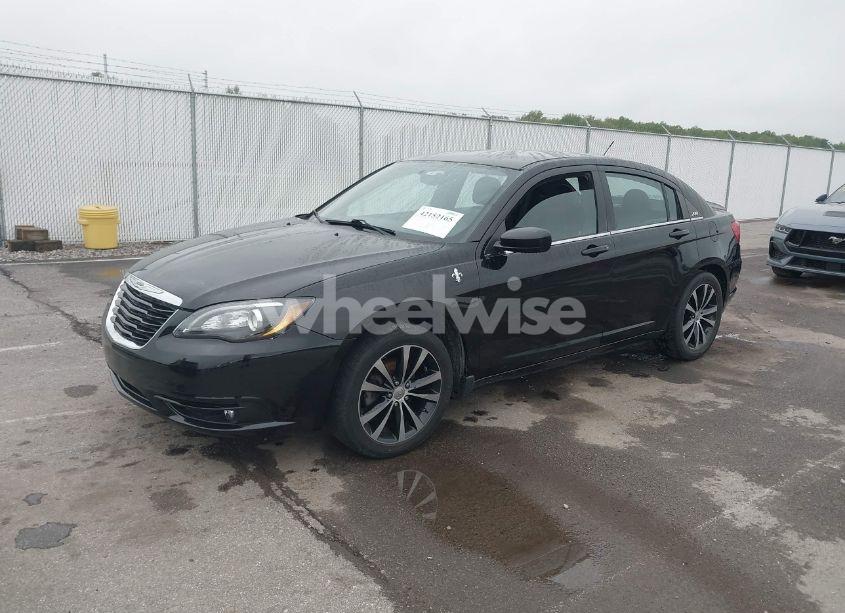 Photo 2 of 2014 Chrysler 200 TOURING (VIN 1C3CCBBB6EN112119)