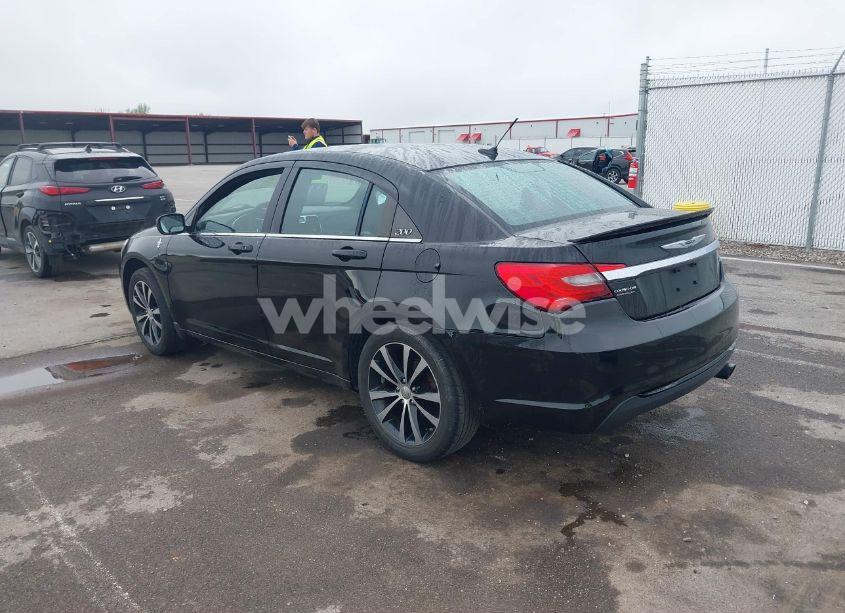 Photo 3 of 2014 Chrysler 200 TOURING (VIN 1C3CCBBB6EN112119)