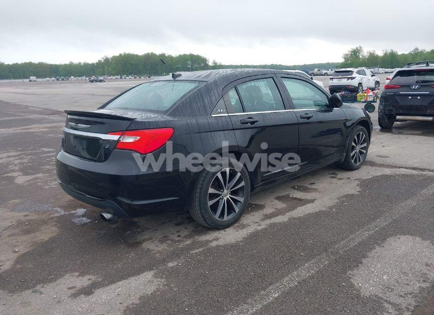 Photo 4 of 2014 Chrysler 200 TOURING (VIN 1C3CCBBB6EN112119)