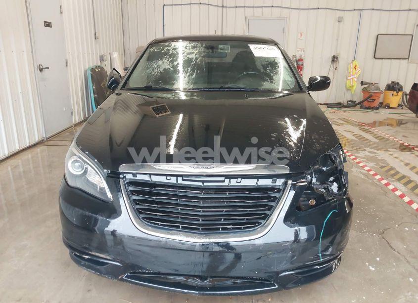 Photo 13 of 2014 Chrysler 200 TOURING (VIN 1C3CCBBB6EN117966)