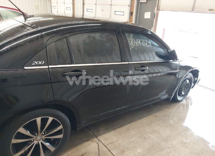 Photo 14 of 2014 Chrysler 200 TOURING (VIN 1C3CCBBB6EN117966)