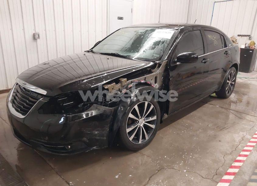 Photo 2 of 2014 Chrysler 200 TOURING (VIN 1C3CCBBB6EN117966)