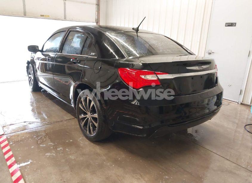 Photo 3 of 2014 Chrysler 200 TOURING (VIN 1C3CCBBB6EN117966)