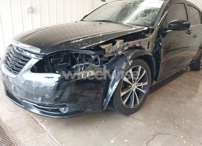 Photo 6 of 2014 Chrysler 200 TOURING (VIN 1C3CCBBB6EN117966)