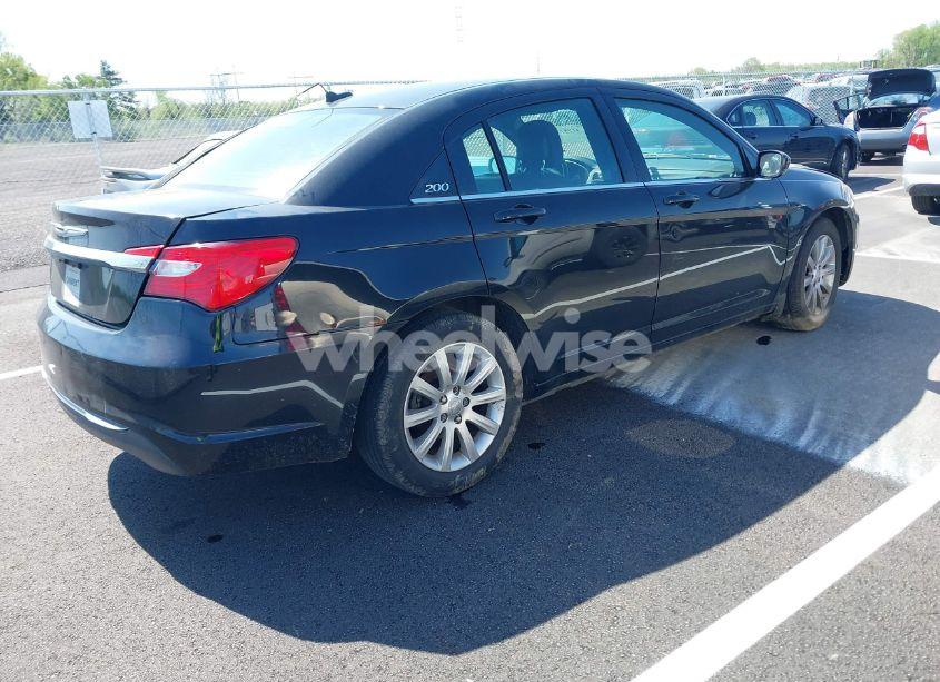 Photo 4 of 2014 Chrysler 200 TOURING (VIN 1C3CCBBB6EN140731)