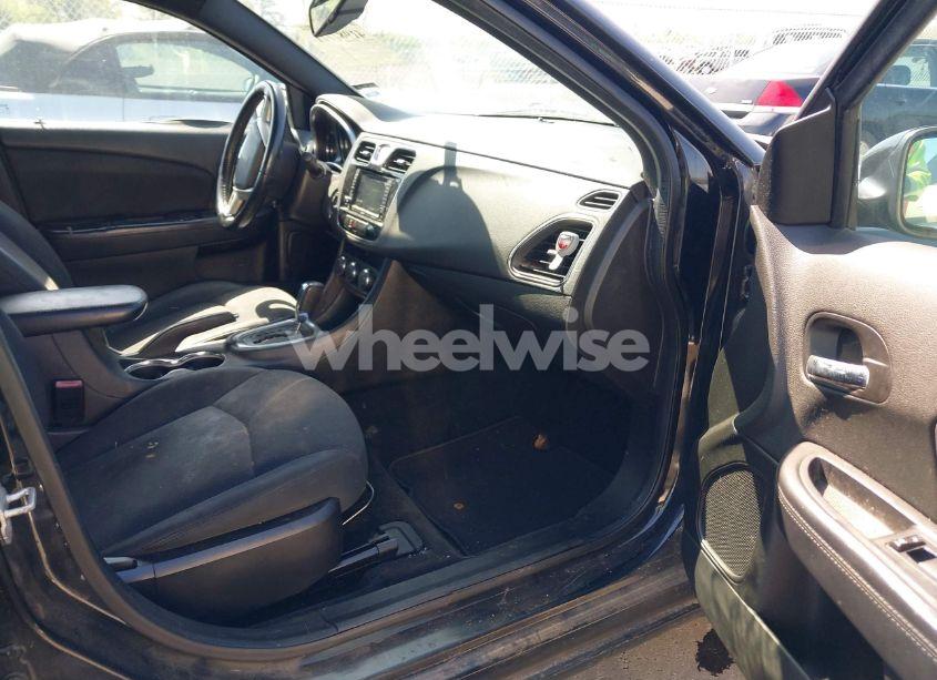 Photo 5 of 2014 Chrysler 200 TOURING (VIN 1C3CCBBB6EN140731)