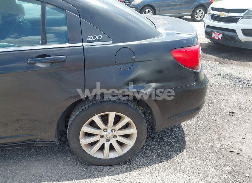 Photo 6 of 2012 Chrysler 200 TOURING (VIN 1C3CCBBB7CN103765)