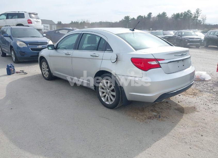 Photo 3 of 2012 Chrysler 200 TOURING (VIN 1C3CCBBB7CN125569)