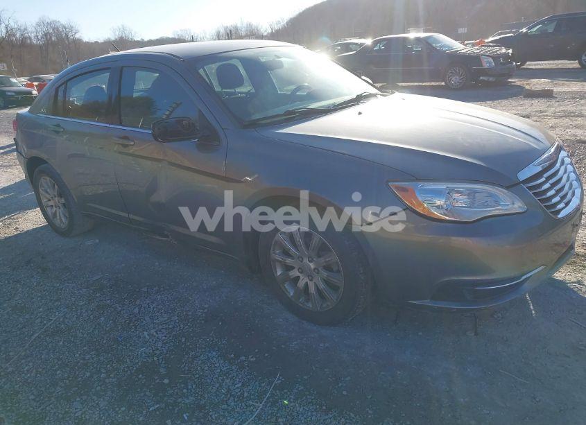 2012 Chrysler 200 TOURING (VIN 1C3CCBBB7CN127404) main photo