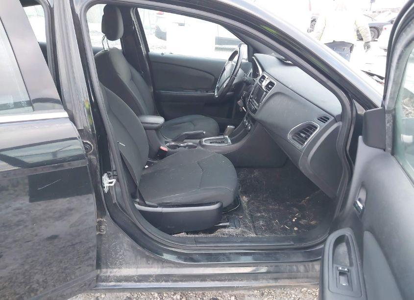 Photo 5 of 2012 Chrysler 200 TOURING (VIN 1C3CCBBB7CN137625)