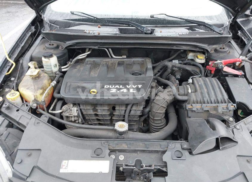 Photo 10 of 2013 Chrysler 200 TOURING (VIN 1C3CCBBB7DN506467)