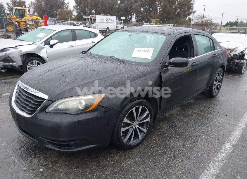 Photo 2 of 2013 Chrysler 200 TOURING (VIN 1C3CCBBB7DN506467)
