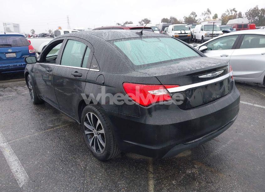 Photo 3 of 2013 Chrysler 200 TOURING (VIN 1C3CCBBB7DN506467)