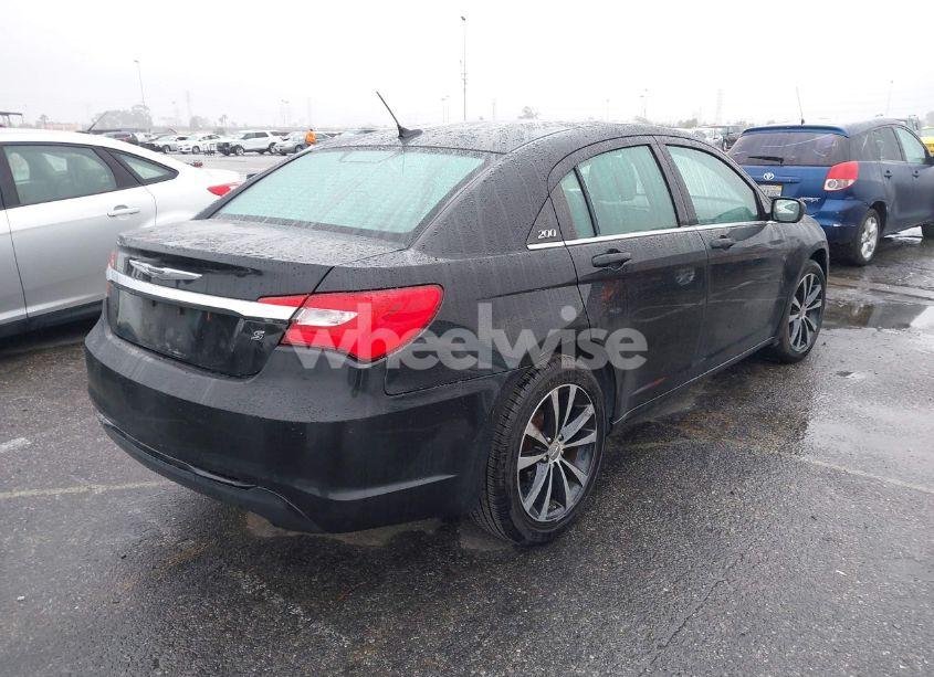Photo 4 of 2013 Chrysler 200 TOURING (VIN 1C3CCBBB7DN506467)