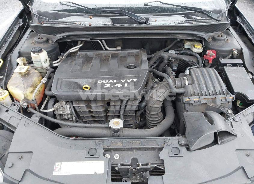 Photo 6 of 2013 Chrysler 200 TOURING (VIN 1C3CCBBB7DN506467)