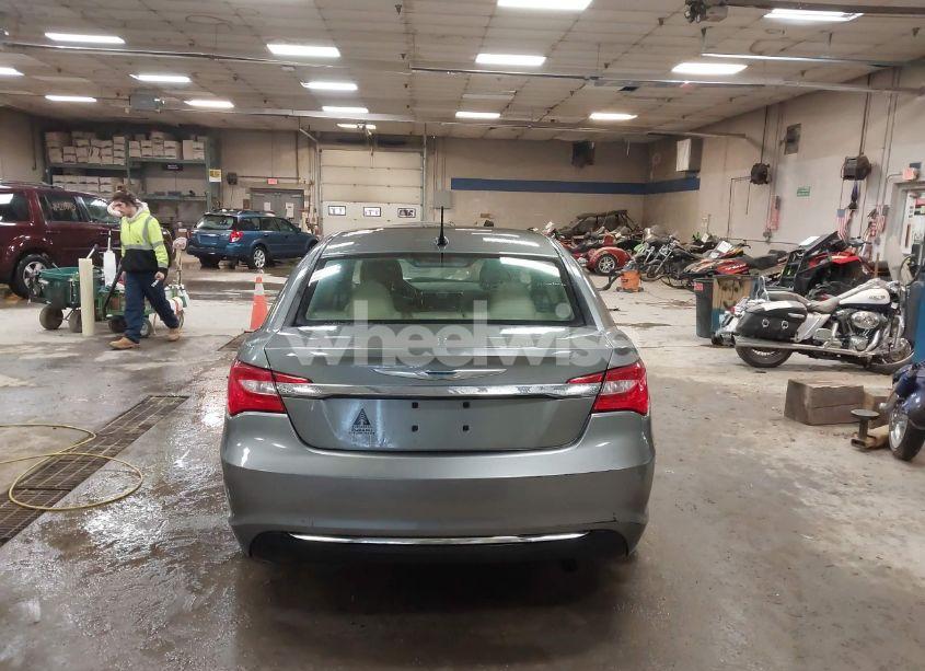 Photo 17 of 2013 Chrysler 200 TOURING (VIN 1C3CCBBB7DN570797)