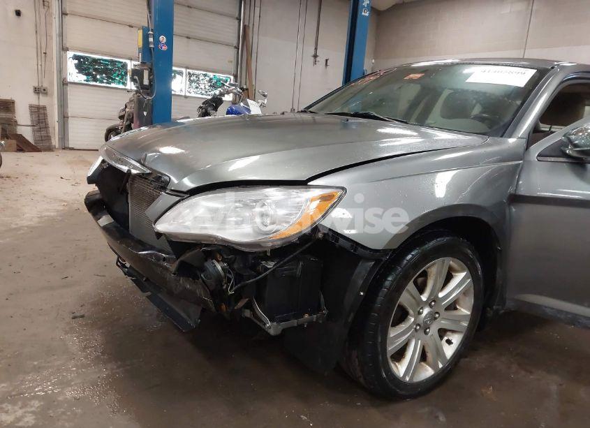 Photo 18 of 2013 Chrysler 200 TOURING (VIN 1C3CCBBB7DN570797)