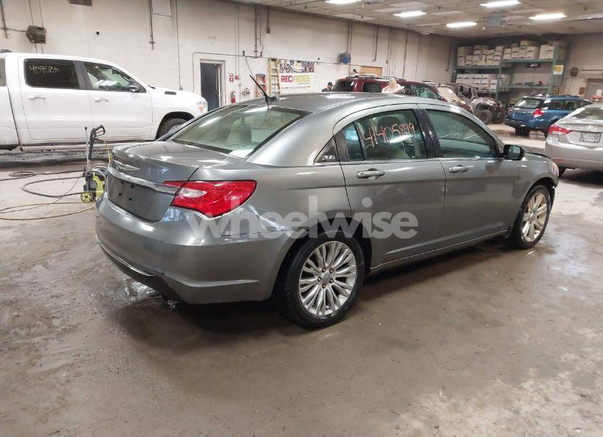 Photo 4 of 2013 Chrysler 200 TOURING (VIN 1C3CCBBB7DN570797)