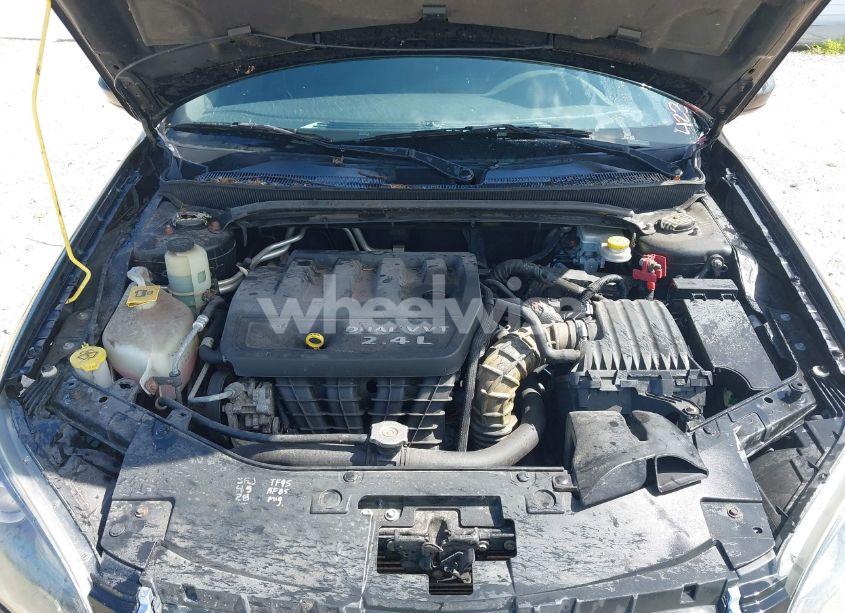 Photo 10 of 2013 Chrysler 200 TOURING (VIN 1C3CCBBB7DN592797)