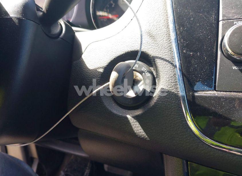 Photo 11 of 2013 Chrysler 200 TOURING (VIN 1C3CCBBB7DN592797)