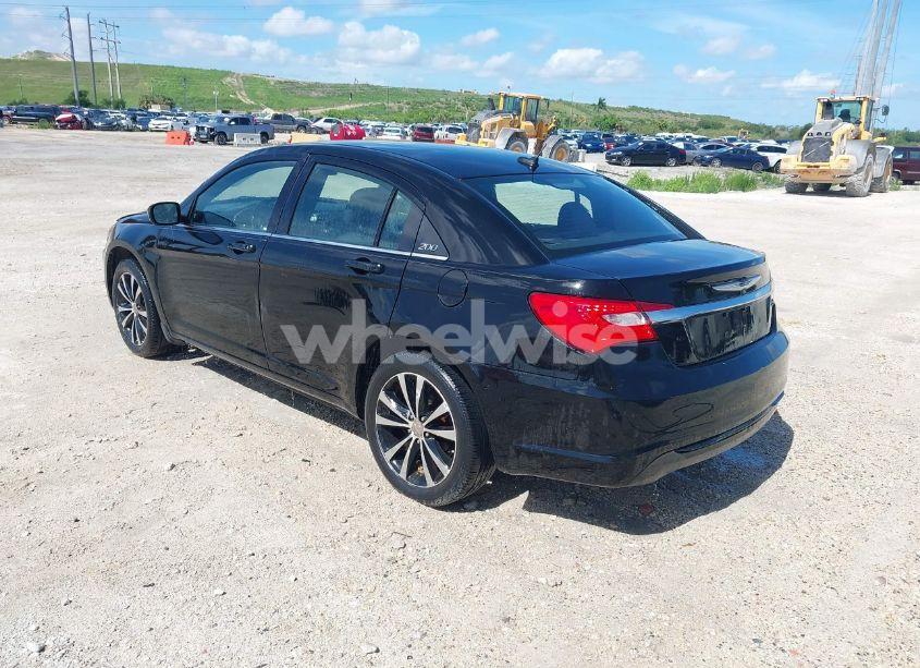 Photo 3 of 2013 Chrysler 200 TOURING (VIN 1C3CCBBB7DN592797)