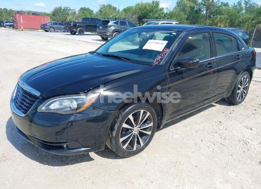 Photo 6 of 2013 Chrysler 200 TOURING (VIN 1C3CCBBB7DN592797)