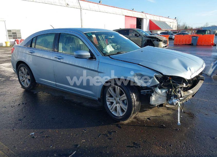 2013 Chrysler 200 TOURING (VIN 1C3CCBBB7DN593643) main photo