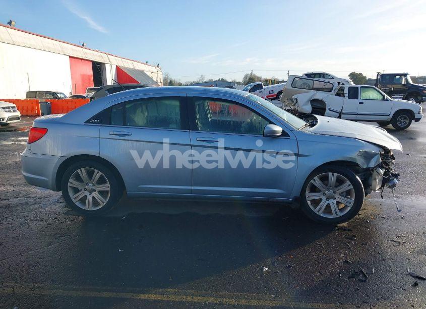 Photo 14 of 2013 Chrysler 200 TOURING (VIN 1C3CCBBB7DN593643)