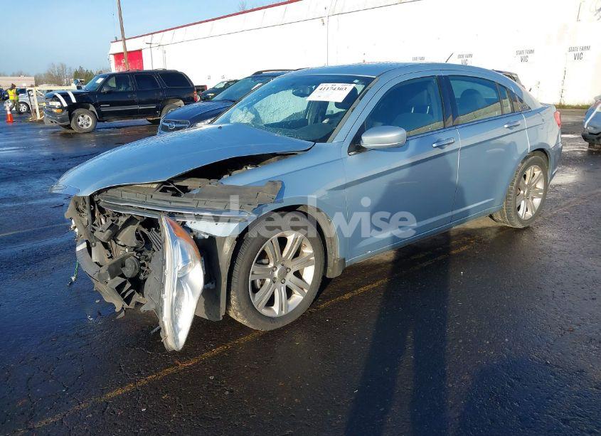 Photo 2 of 2013 Chrysler 200 TOURING (VIN 1C3CCBBB7DN593643)